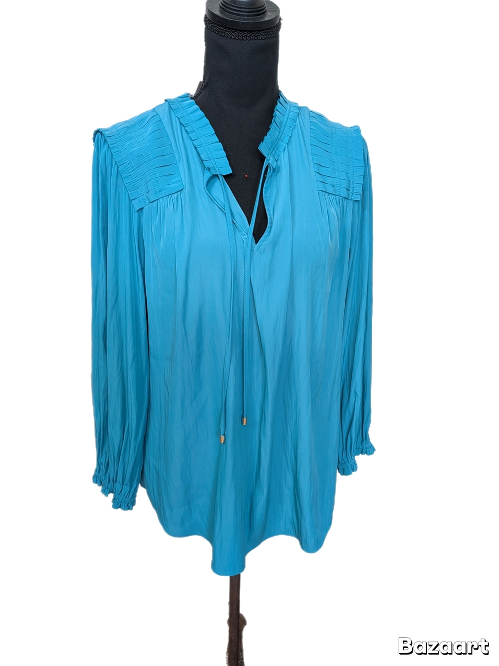 NWT Chicos Pagoda Pleated Yoke Tie-Neck Blouse in Sea Island Blue